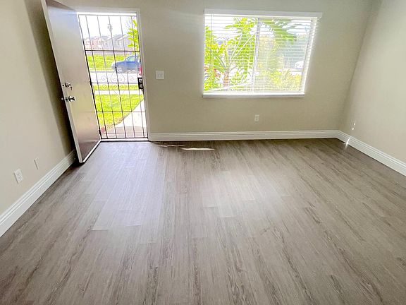 3rd image of 831 S Oaks Ave APT D