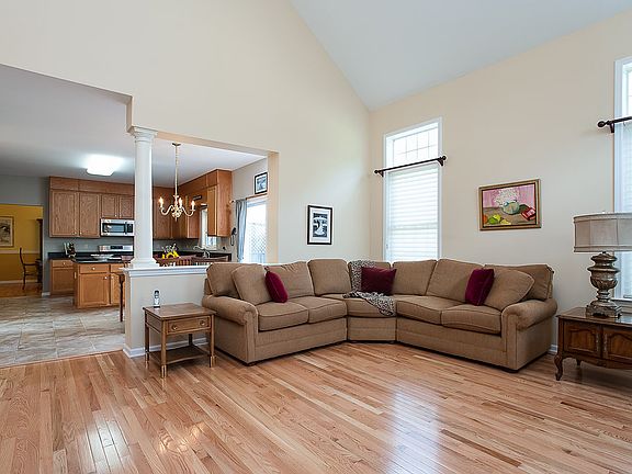 Family Room w/new hardwood