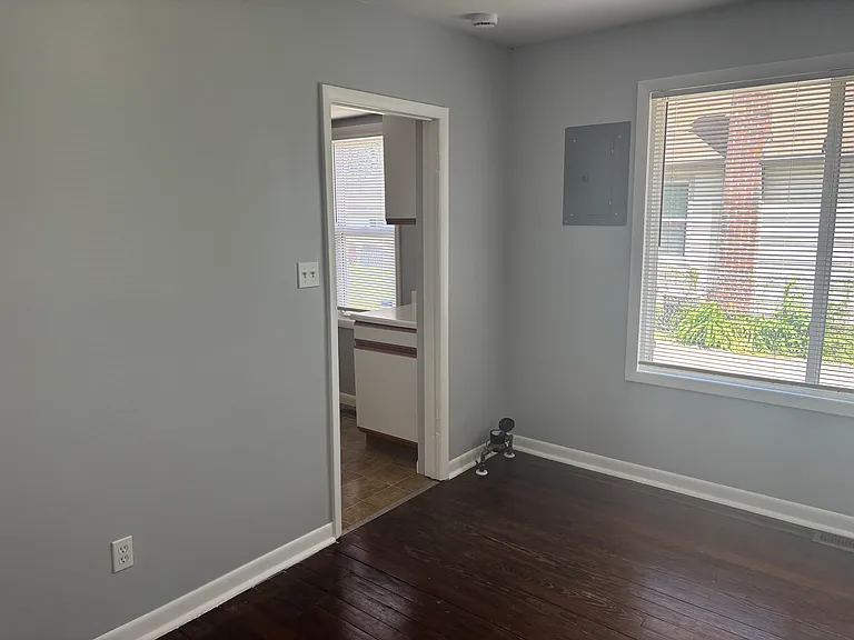 22441 Ridgeway St — Photo 19
