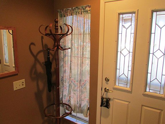 3rd image of 21618 N Yellowstone Cir