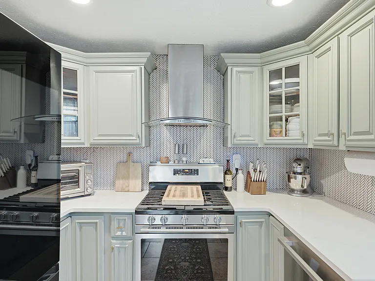 305 Centennial Ave — Photo 8