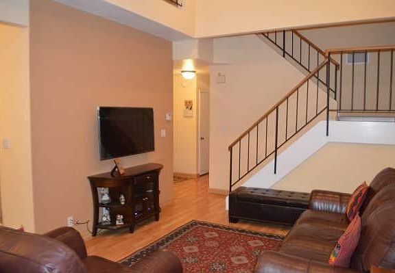 4th image of 34315 Kenwood Dr
