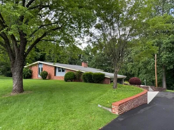 2414 Woodchuck Dell, Morristown, TN 37814