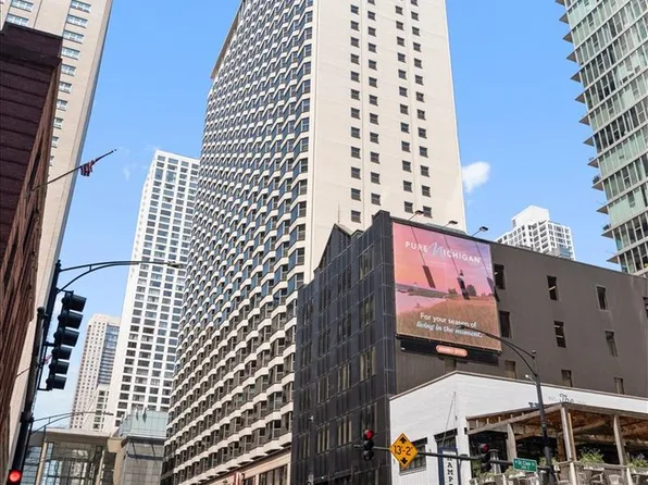 535 N Michigan Ave APT 3211, Chicago, IL 60611
