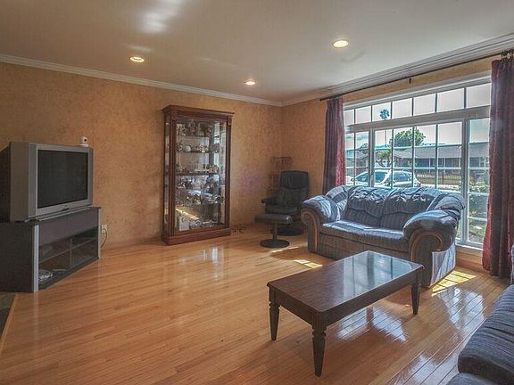 2nd image of 18367 McCoy Ave