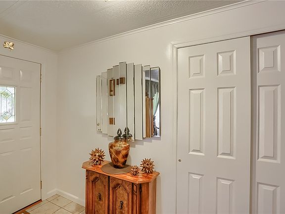 2nd image of 515 Tioga Dr