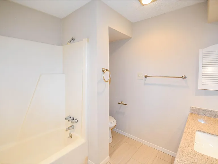 9262 Westwood Village Dr — Photo 16