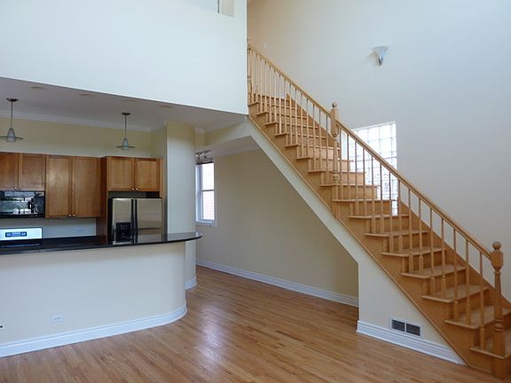 5th image of 3320 N Damen Ave #3