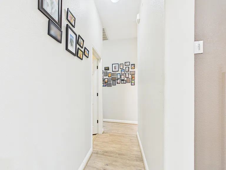 10216 Wind Cave Trl — Photo 15
