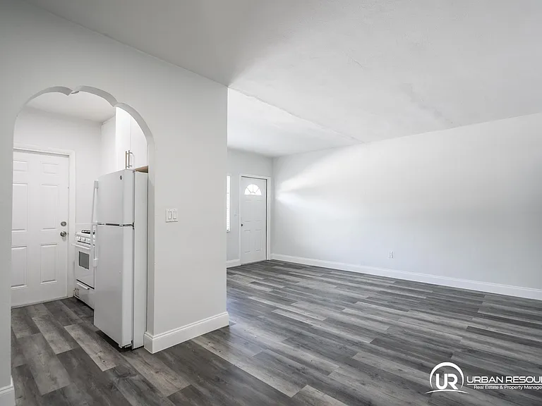 7911 Abbott Ave #7 — Photo 5