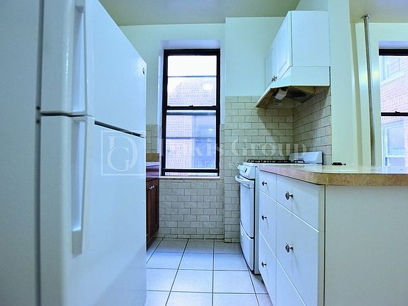 4th image of 28-49 34th St #Dg5g