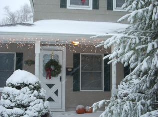 196 Oak St, Patchogue, NY 11772
