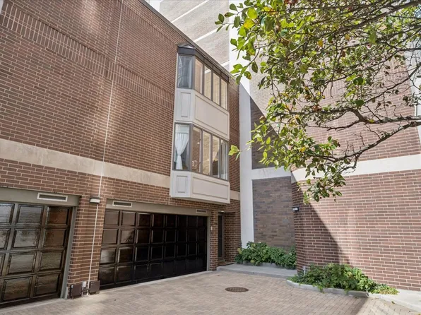 1740 N Clark St APT 1733, Chicago, IL 60614