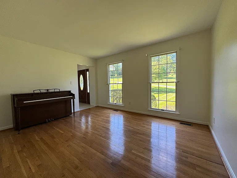 2335 Elderberry Ln — Photo 16