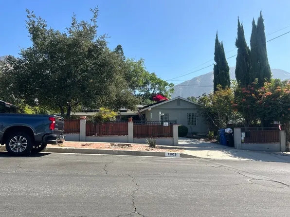 13626 Shablow Ave, Sylmar, CA 91342