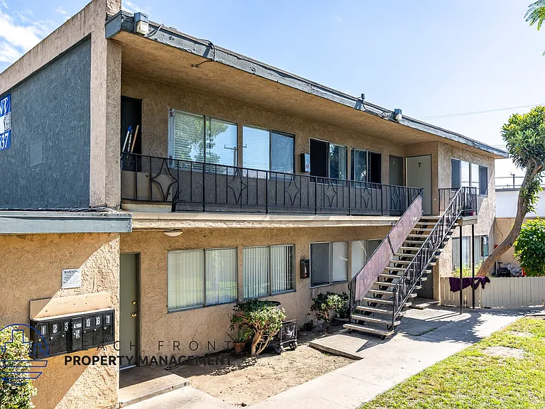 134 E Wakefield Ave — Photo 6
