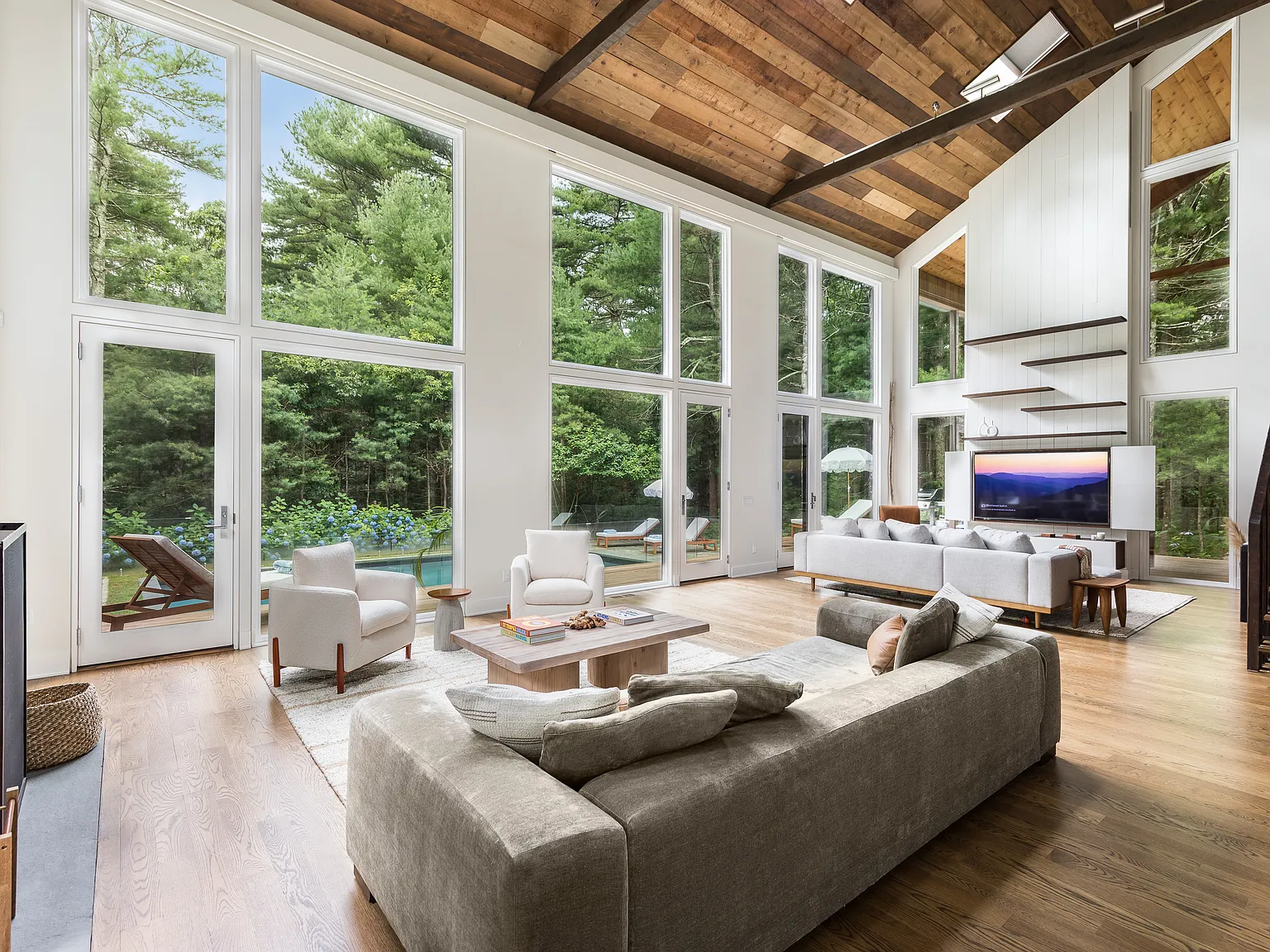 Perfect Hamptons Getaway — Photo 1