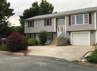 10 Macera Dr, Cranston, RI 02920