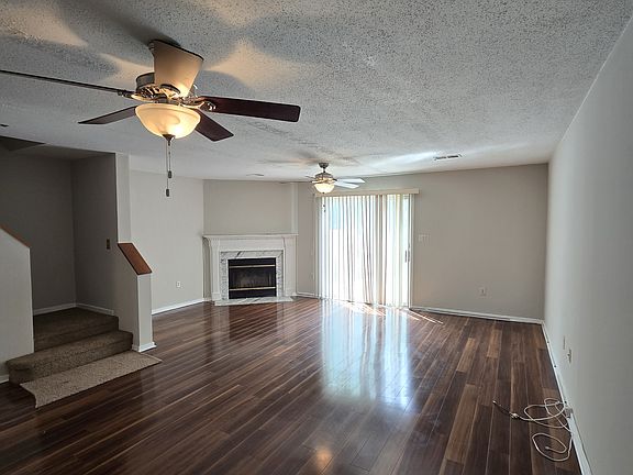 3rd image of 16 S Merriment Dr