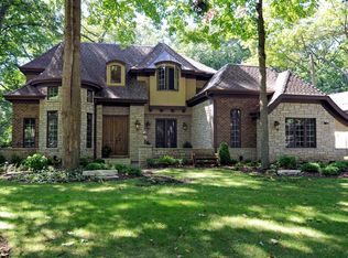 6 Darby Ln, Lincolnshire, IL