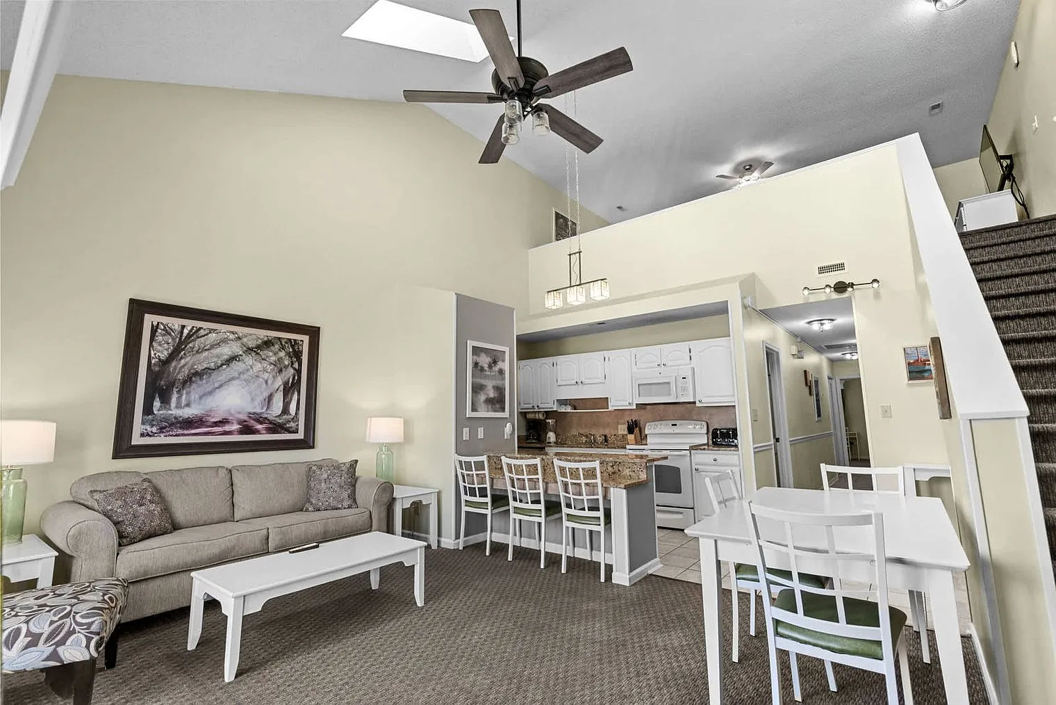 3 bed, 3.0 bath, 1506 sqft, $3,757 — Photo 2