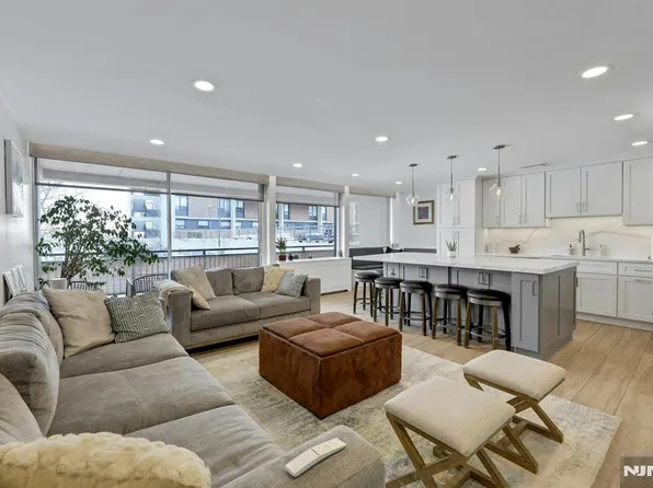 2 Horizon Rd APT G1, Fort Lee, NJ 07024