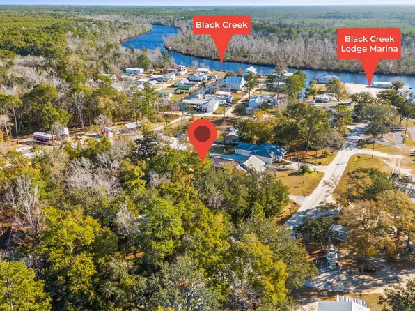 538 Black Creek Lodge Rd, Freeport, FL 32439