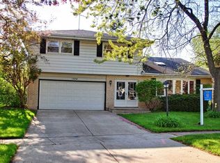 1304 N Santee Ln, Mount Prospect, IL 60056