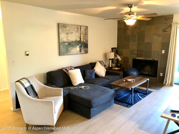 1527 Blake Ave APT 201, Glenwood Springs, CO 81601