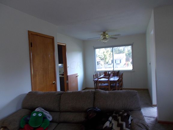 3rd image of 412 E Stanton Ave