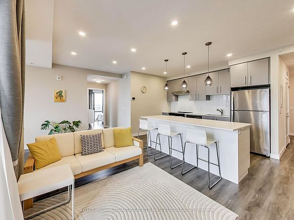 2nd image of 15 Queen St S #907
