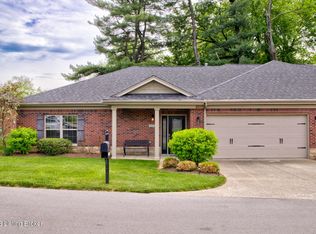 6436 Clover Trace Cir, Louisville, KY 40216