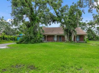 2402 Walker Rd, Sulphur, LA 70665