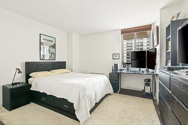 Rented by Compass | media 23