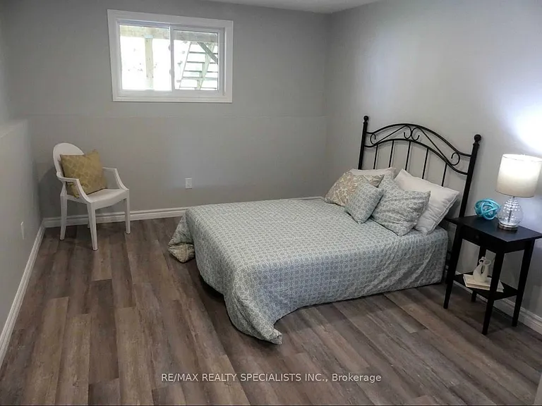 304 Edgehill Dr N — Photo 9