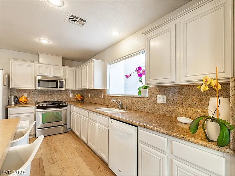 11220 Salentino Ave — Photo 13