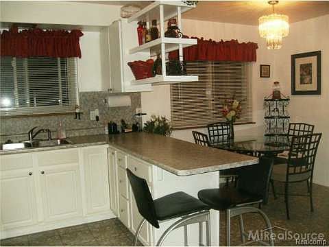 3rd image of 25236 Acacia St
