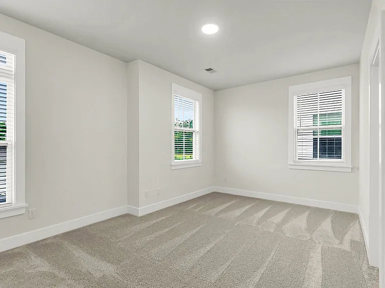 254 Symphony Ave — Photo 32