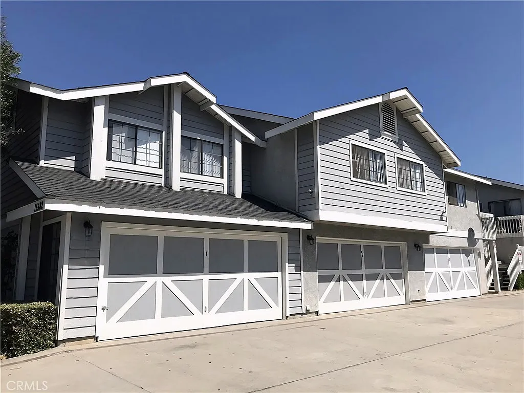 3 bed, 2.0 bath, 11347 sqft, $3,895 — Photo 2