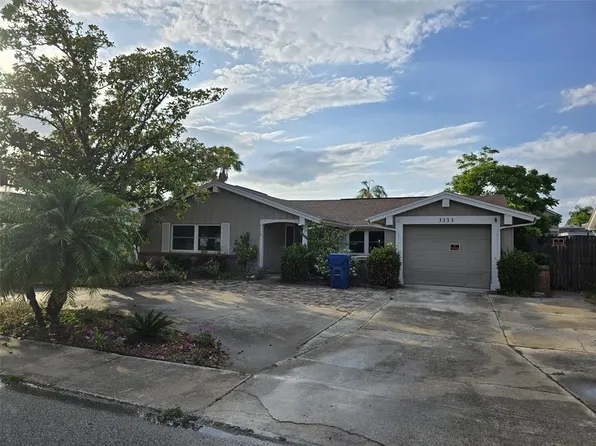 3333 Honeymoon Ln, Holiday, FL 34691