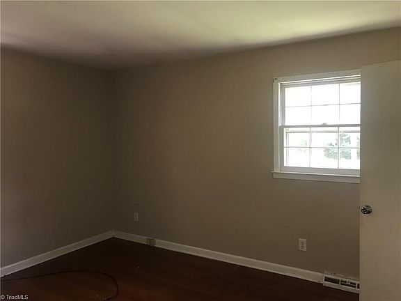 4th image of 100 Danby Dr