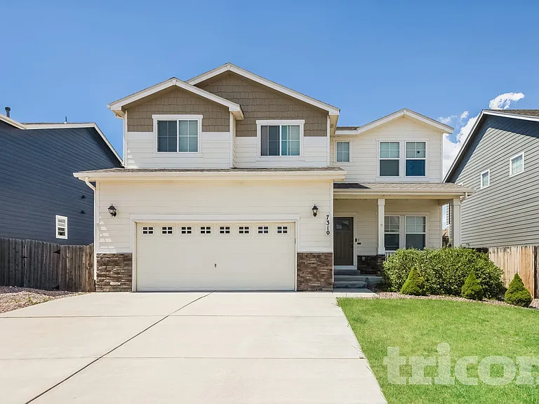 7310 Dutch Loop — Photo 1