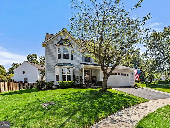 5th image of 207 Ashford Ct NE