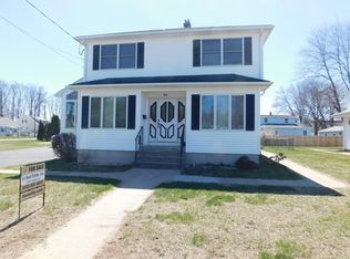 93 Kaveney St, Chicopee, MA 01020