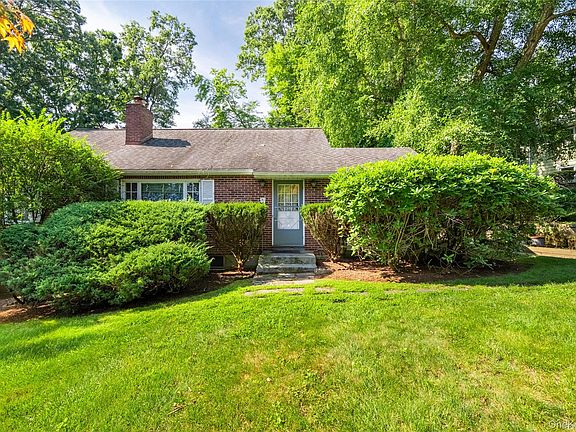 2nd image of 31 Briarwood Drive
