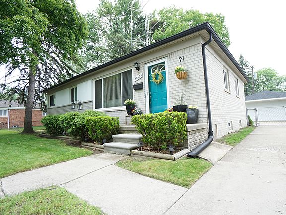 2nd image of 36625 Richland St
