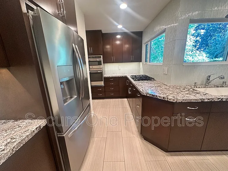 23338 Los Encinos Way — Photo 11