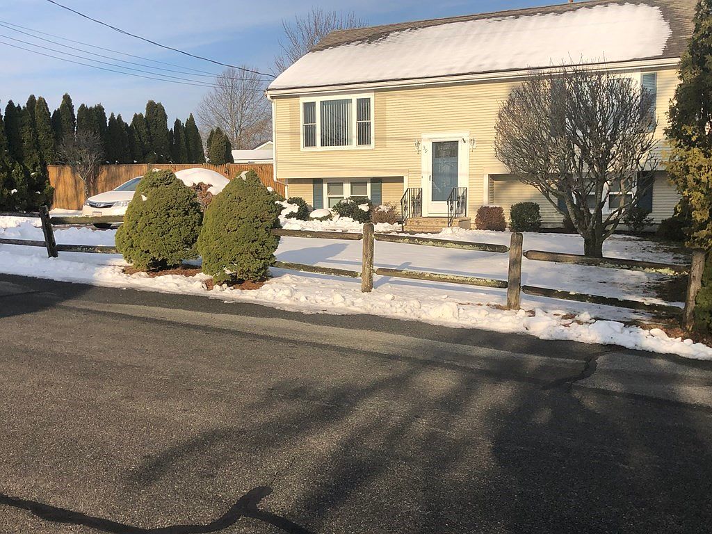 39 Upton St, New Bedford, MA 02740 Zillow