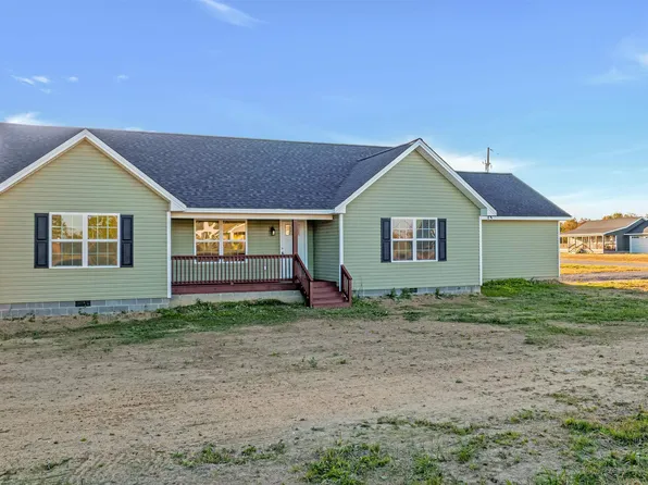 15 Kyle St, Rainsville, AL 35986