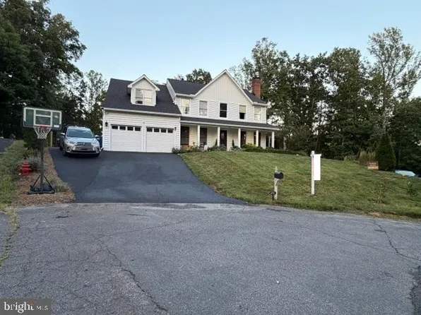 5000 York Ct, Fredericksburg, VA 22408